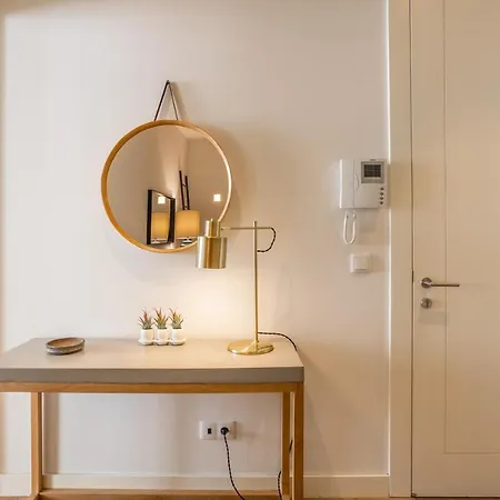 Chic Tailor Made Flat In Chiado *