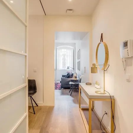 Appartamento Chic Tailor Made Flat In Chiado Lisbona