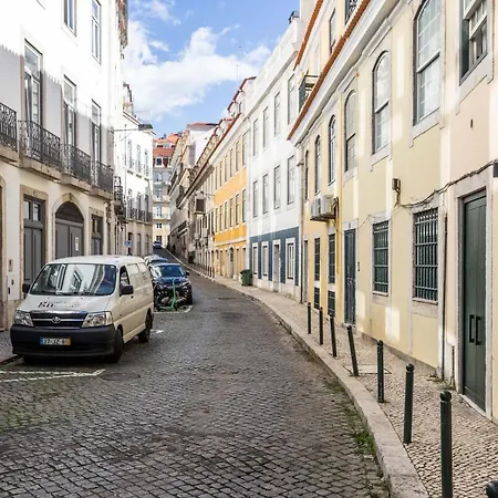 Chic Tailor Made Flat In Chiado * Лісабон